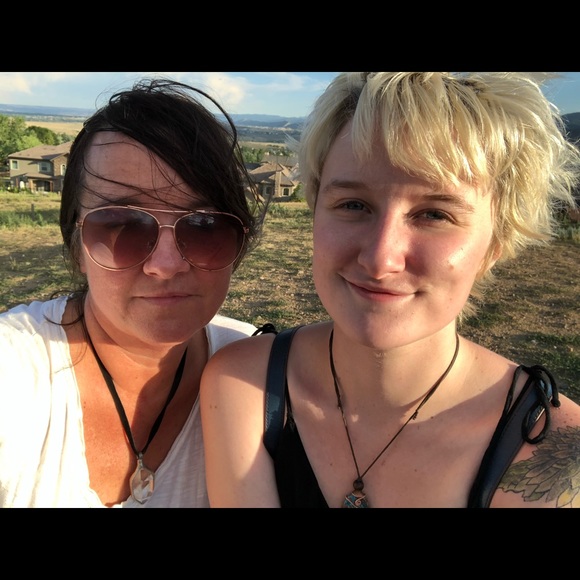 Meet your Posher, Cory - Picture 3 of 5